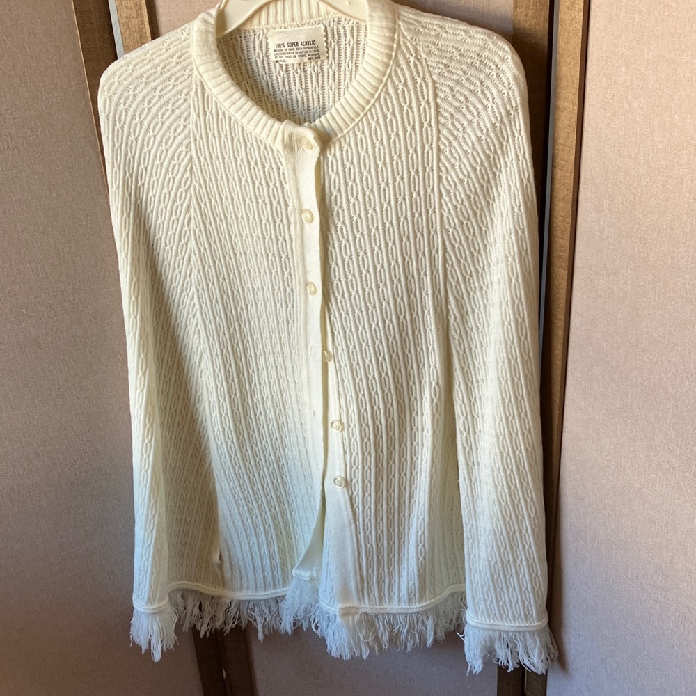 FINAL MARKDOWN Vintage Acrylic Knit cape osfm